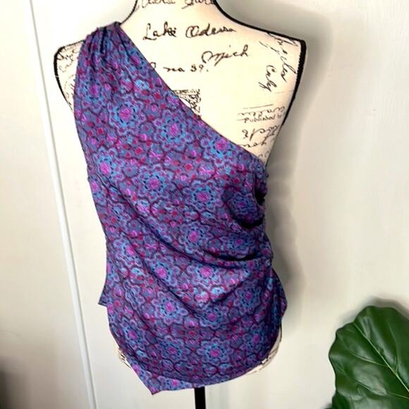 NEW! Free People Mandal One Shoulder Blouse size Medium - Picture 2 of 7